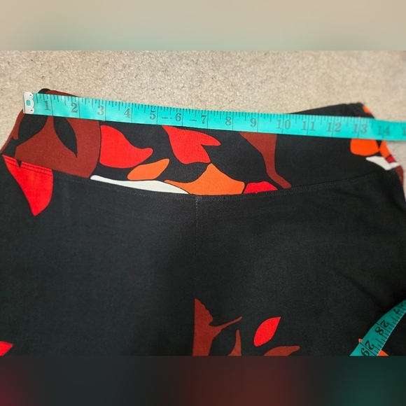 COCO BIANCO Floral Wide-Leg Pants In Black and Red. Size Small - Picture 7 of 9